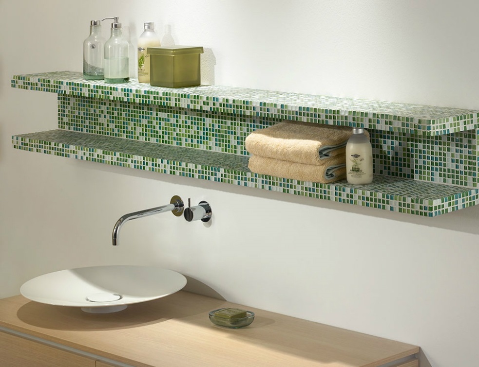 Mensolo : lhabillage de canalisations et la création détagères en milieu humide